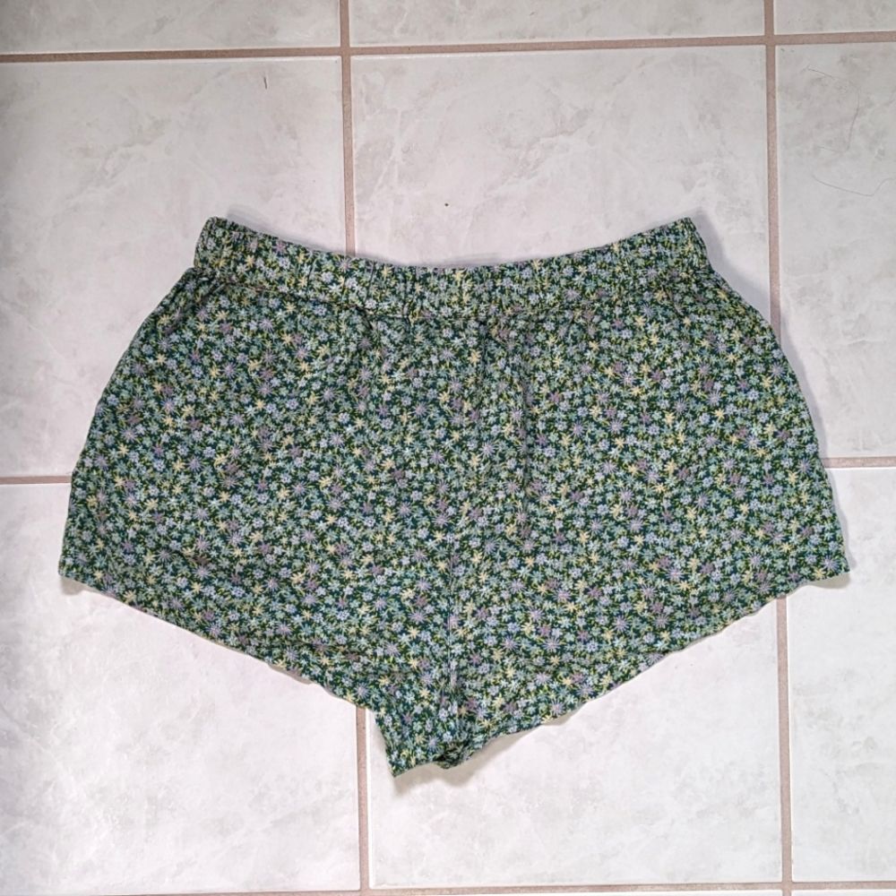 Floral soft shorts